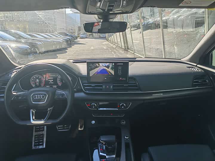 Фото 5 - Audi Q5L