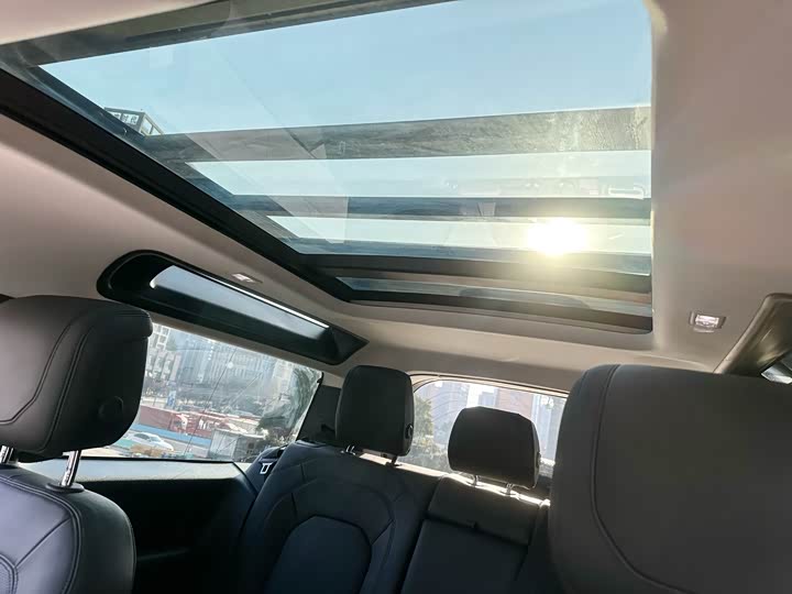 Фото 9 - Land Rover Defender