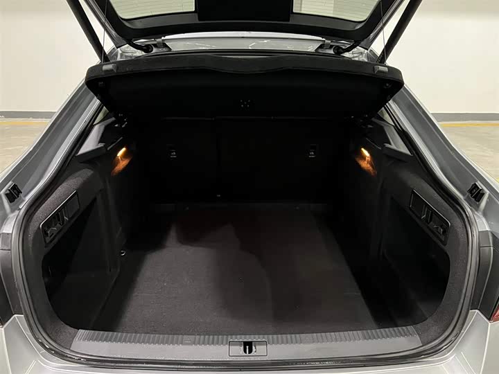 Фото 7 - Skoda Superb