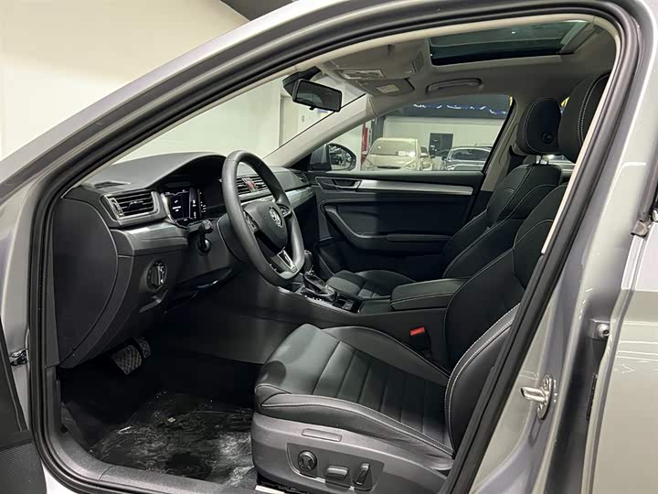 Фото 9 - Skoda Superb