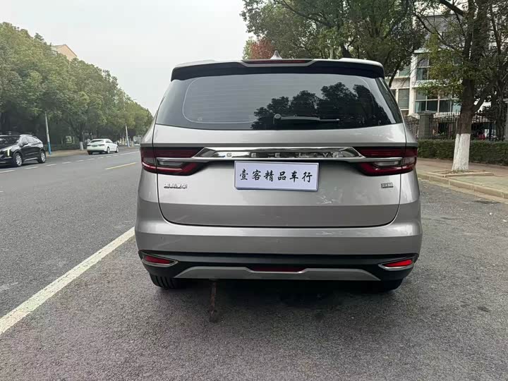 Фото 9 - Geely Jiaji