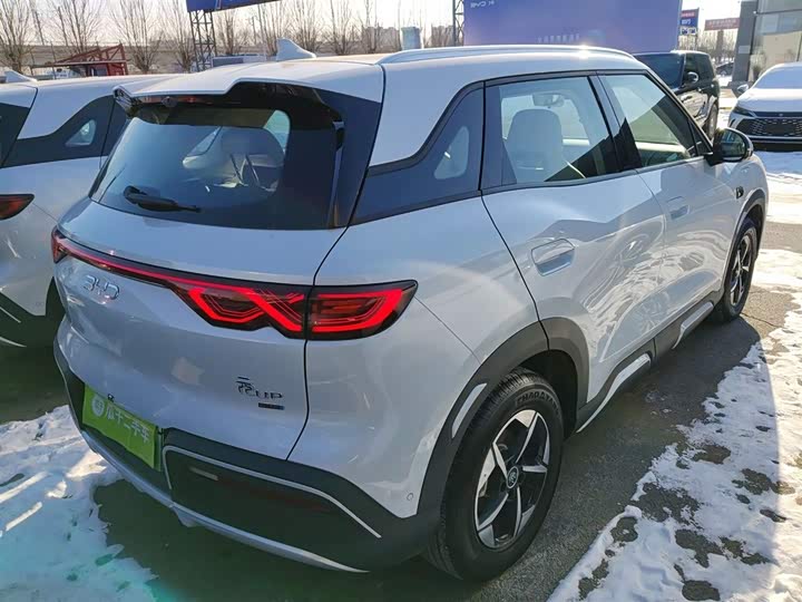 Фото 7 - BYD Yuan Up