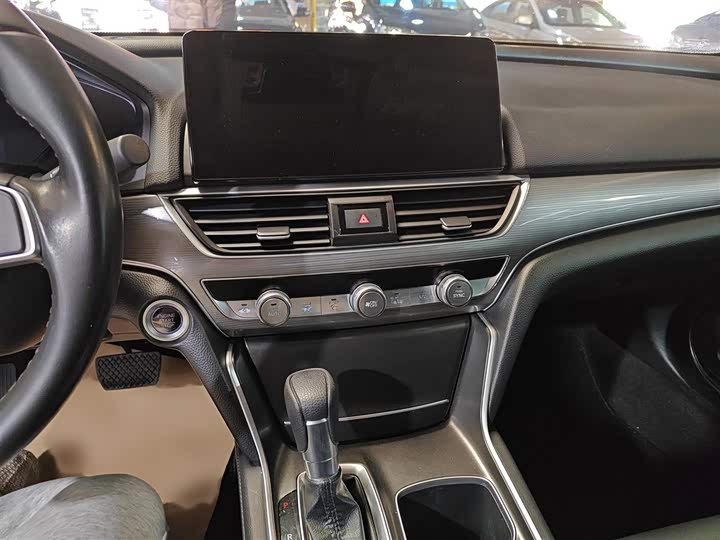 Фото 6 - Honda Accord