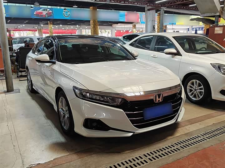 Фото 8 - Honda Accord