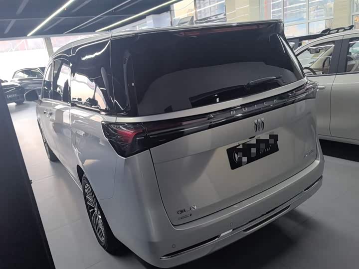 Фото 5 - Buick GL8 Hybrid