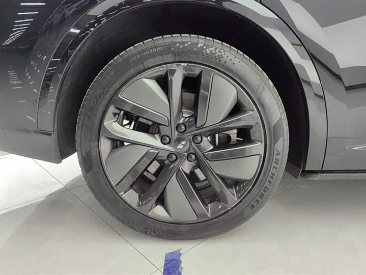 Фото 6 - LiXiang L9