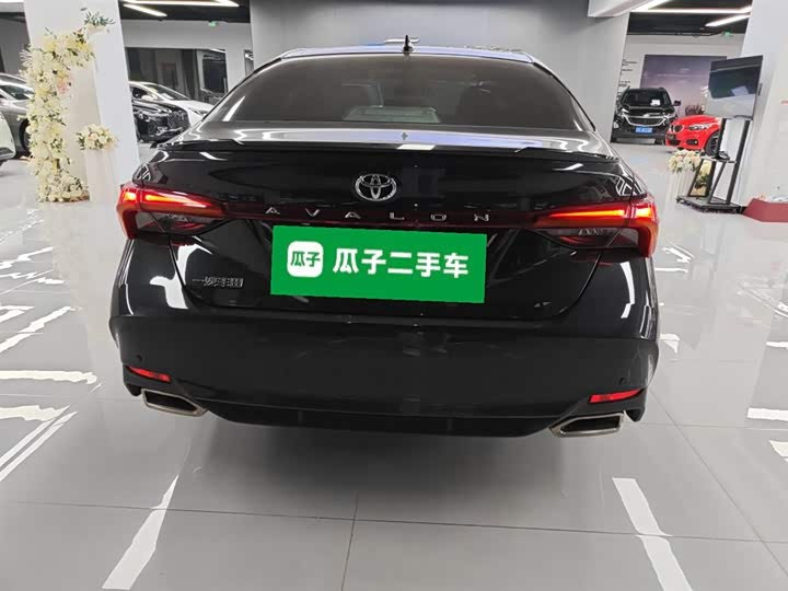 Фото 6 - Toyota Avalon