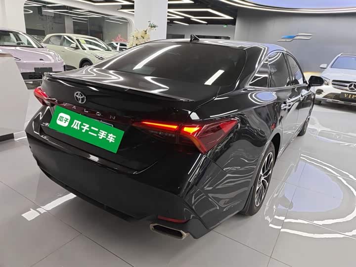 Фото 7 - Toyota Avalon