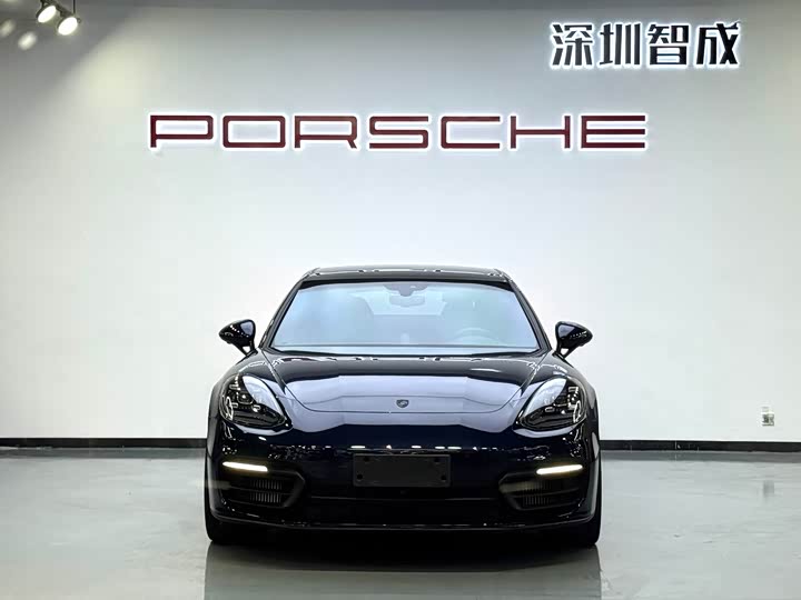 Фото 2 - Porsche Panamera