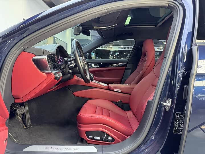 Фото 5 - Porsche Panamera