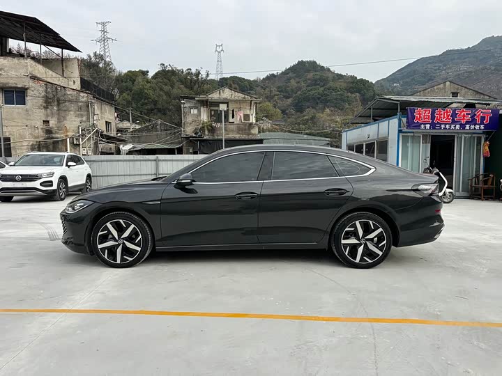 Фото 2 - Volkswagen Lamando L