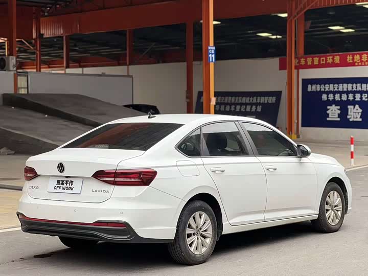 Фото 4 - Volkswagen Lavida