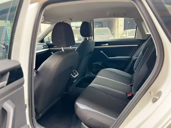 Фото 8 - Volkswagen Lavida