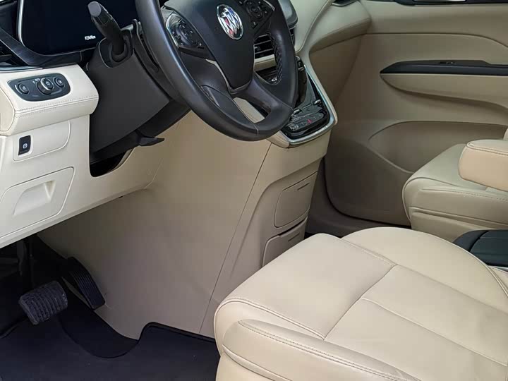 Фото 4 - Buick GL8 ES