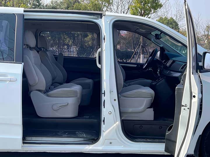 Фото 5 - Maxus G10