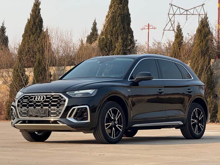 Фото 1 - Audi Q5L