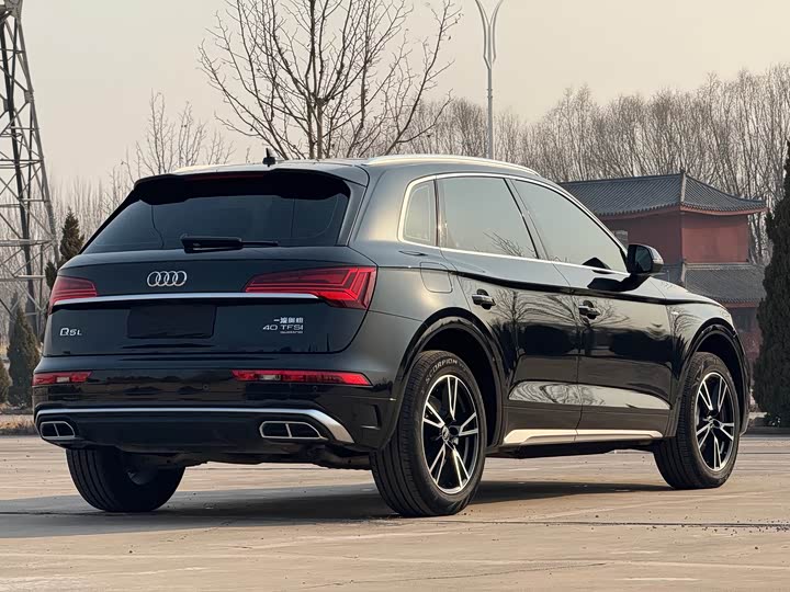 Фото 8 - Audi Q5L