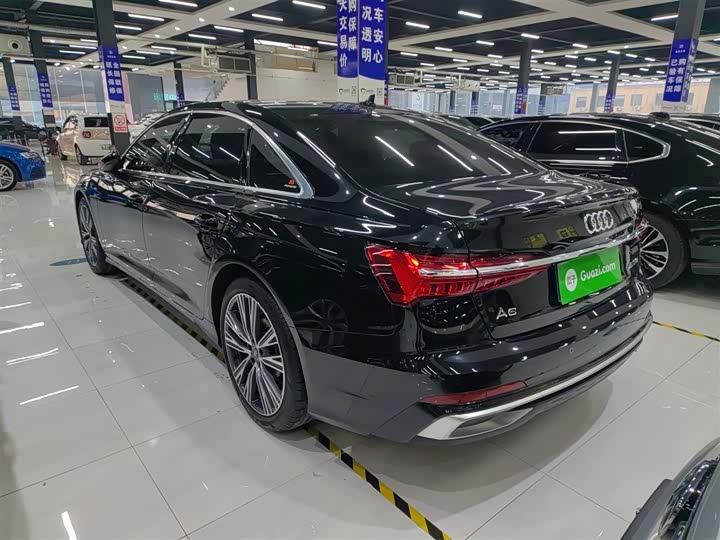 Фото 5 - Audi A6L