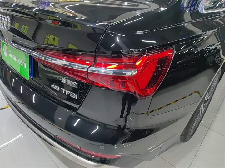 Фото 8 - Audi A6L