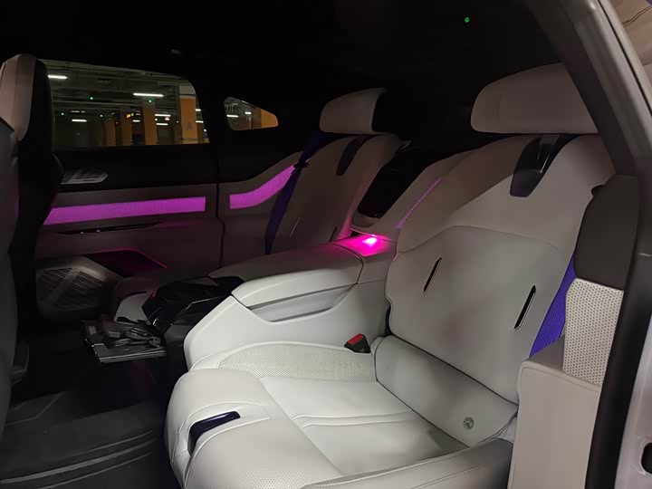 Фото 4 - HiPhi Z