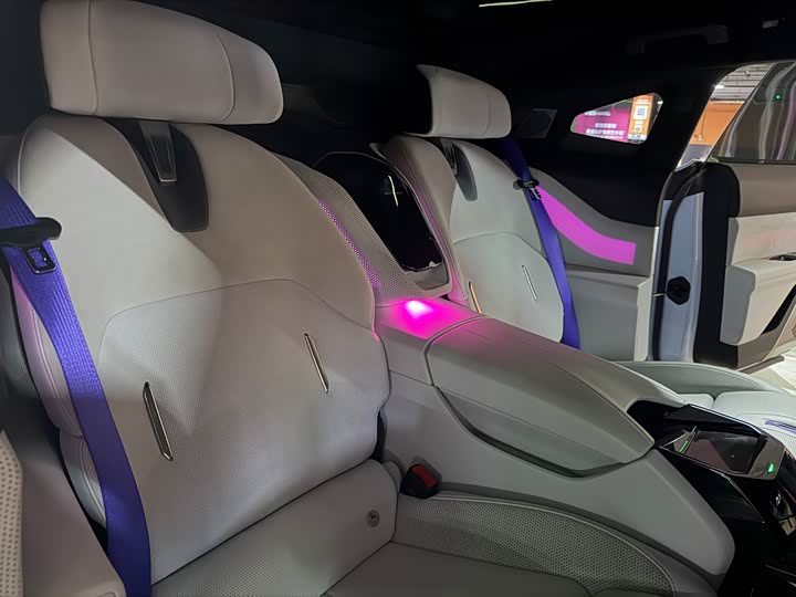 Фото 6 - HiPhi Z