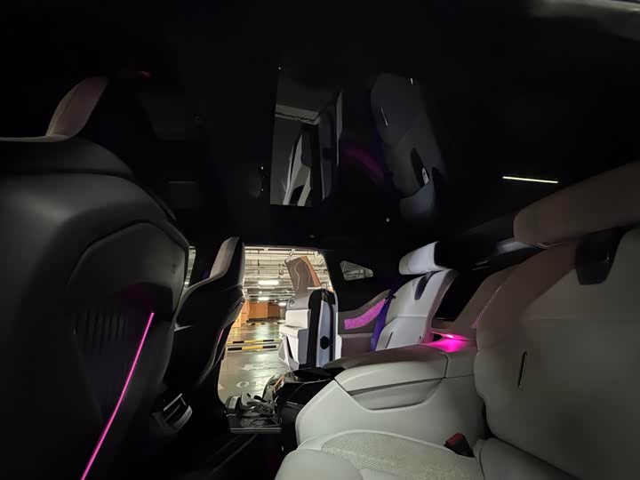 Фото 8 - HiPhi Z