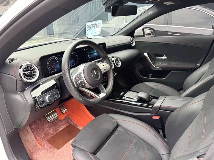 Фото 4 - Mercedes-Benz CLA-Class