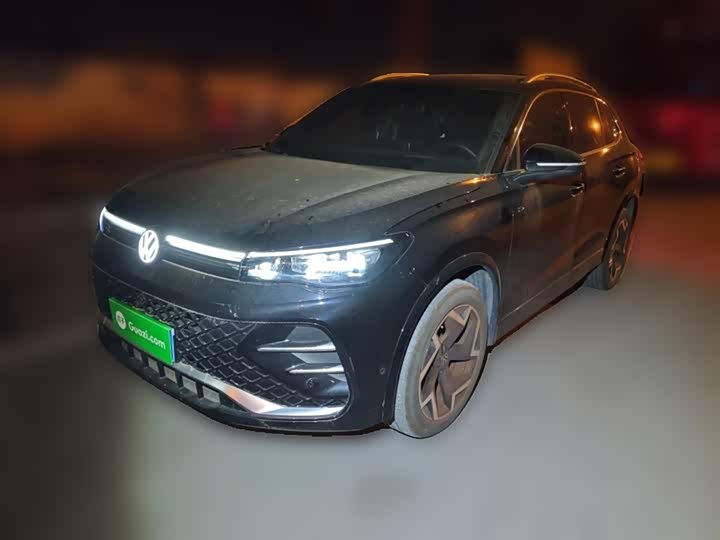 Фото 2 - Volkswagen Tiguan L Pro