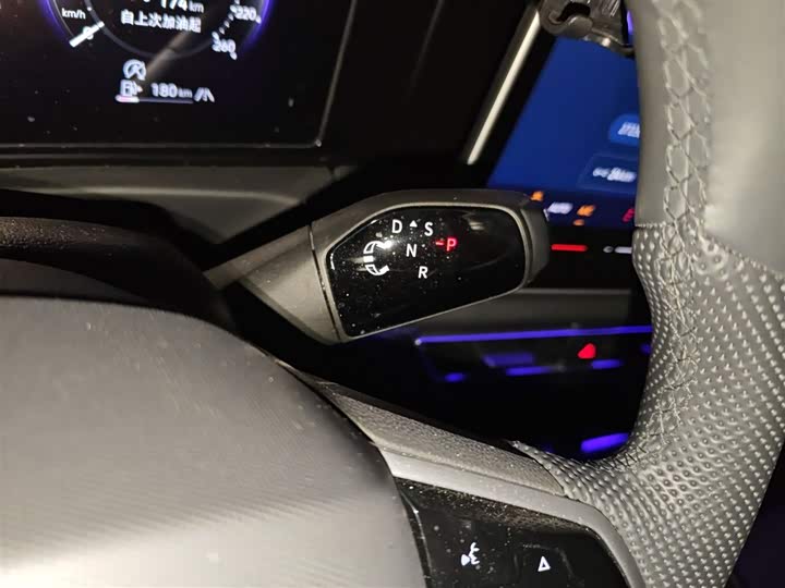 Фото 7 - Volkswagen Tiguan L Pro