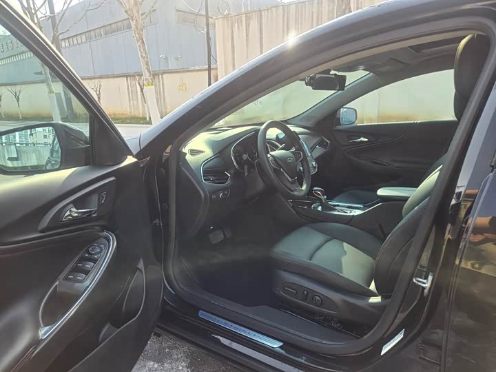 Фото 4 - Chevrolet Malibu XL