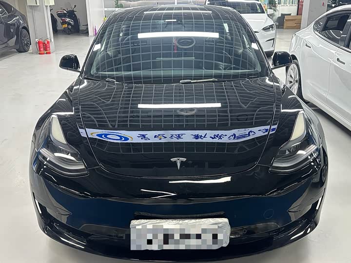 Фото 2 - Tesla Model 3
