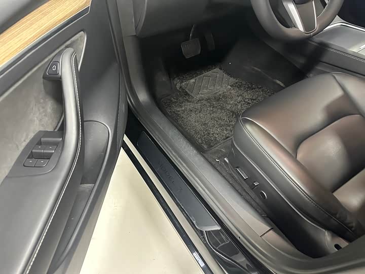 Фото 5 - Tesla Model 3