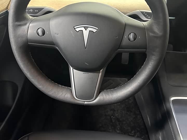 Фото 7 - Tesla Model 3