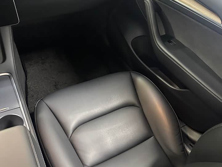 Фото 9 - Tesla Model 3