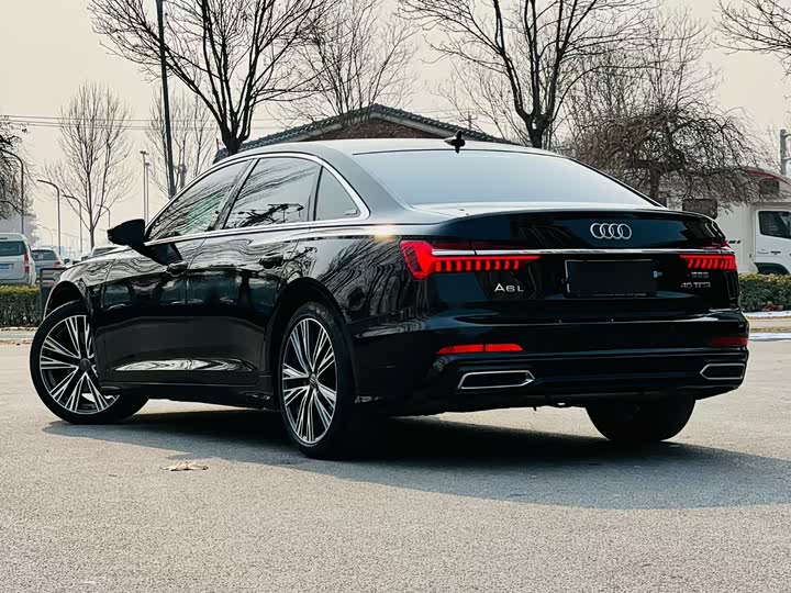Фото 7 - Audi A6L