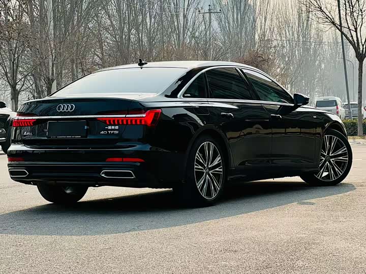 Фото 9 - Audi A6L