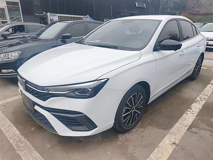 Фото 1 - Roewe i5