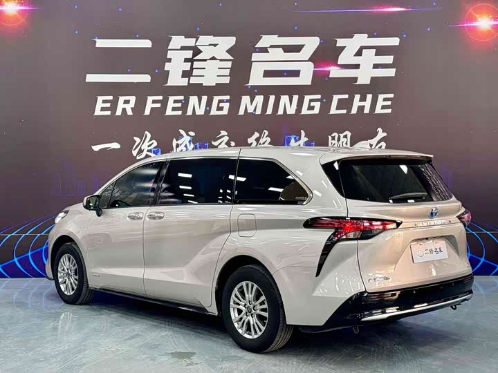 Фото 6 - Toyota Sienna