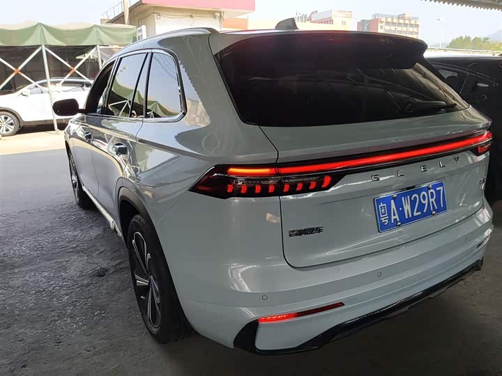 Фото 5 - Geely Monjaro