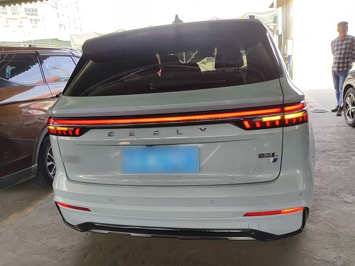 Фото 6 - Geely Monjaro