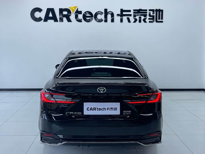 Фото 4 - Toyota Camry