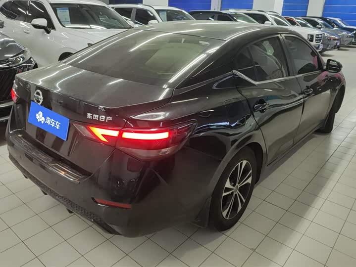 Фото 3 - Nissan Sylphy