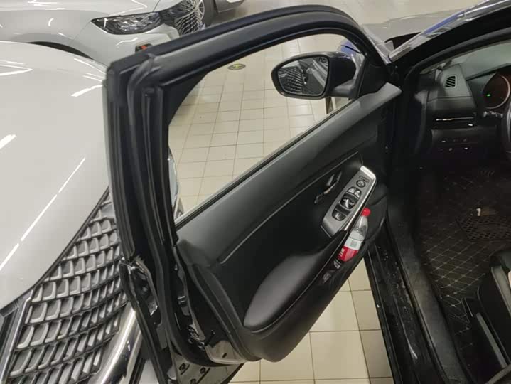 Фото 7 - Nissan Sylphy