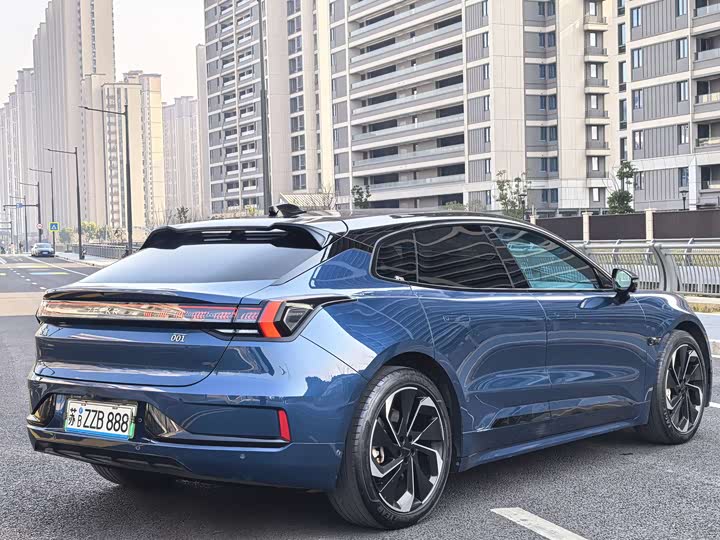 Фото 4 - Zeekr 001