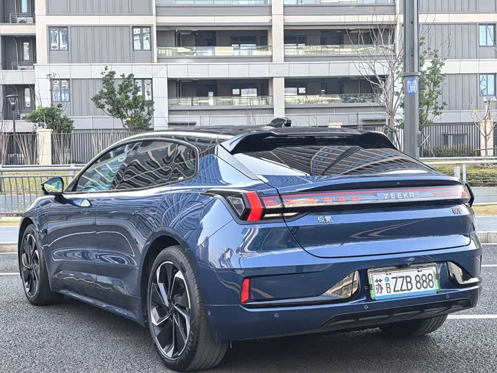 Фото 6 - Zeekr 001