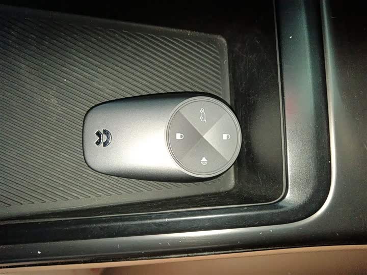 Фото 9 - Nio ES8