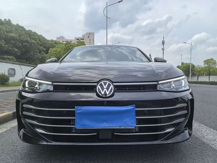Фото 2 - Volkswagen Passat