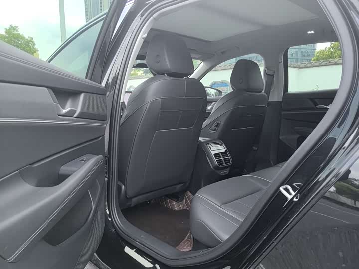 Фото 7 - Volkswagen Passat