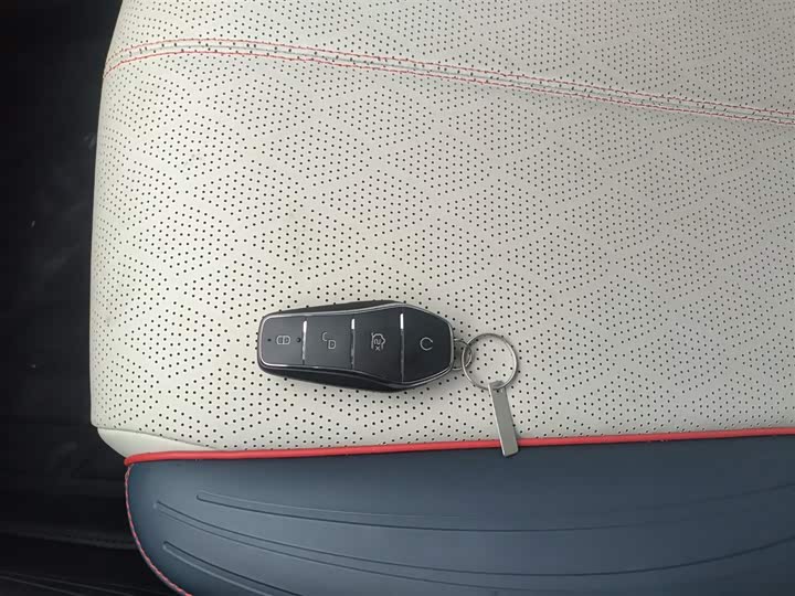 Фото 9 - BYD Yuan Plus