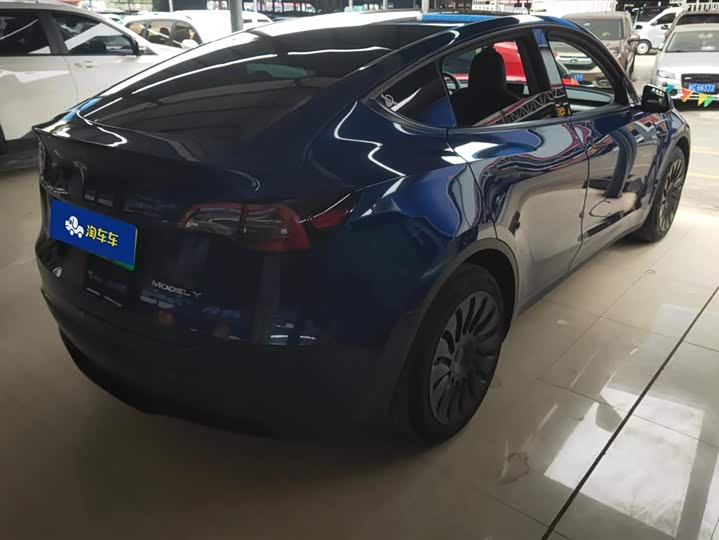 Фото 3 - Tesla Model Y